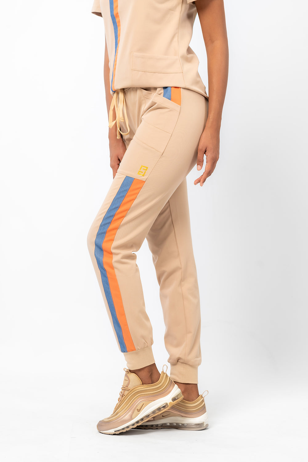 Natural/Navy Essence